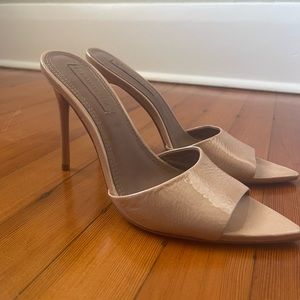 BCBGMaxAzria Dana Sandal Heel 4”